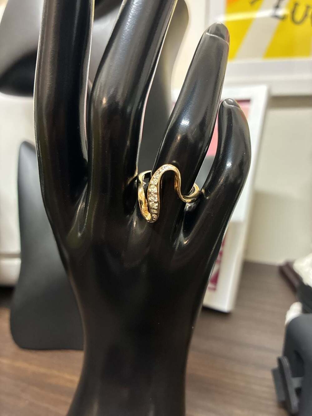 Vintage 1980s 18K Gold Electroplated Rhinestone Wavy Ring Size 7